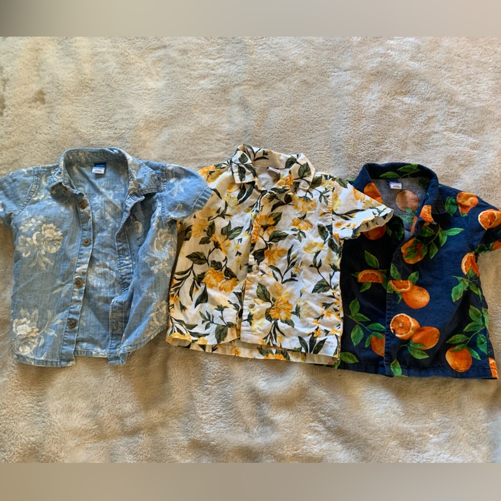 Bundle of 3 button up short sleeve shirts from Old Navy.
